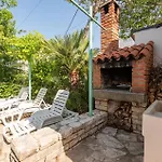 2 Bedroom Awesome In *