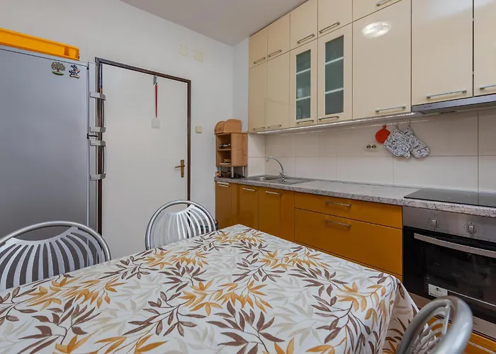 Lovely In With Wifi Ferienhaus